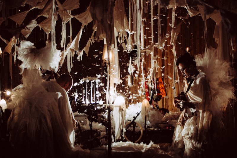 デザイナー・スズキタカユキが挑戦するステージ「仕立て屋のサーカス